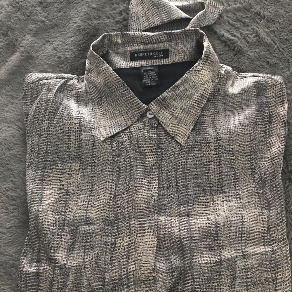 Kenneth Cole Silk/ spandex blouse
